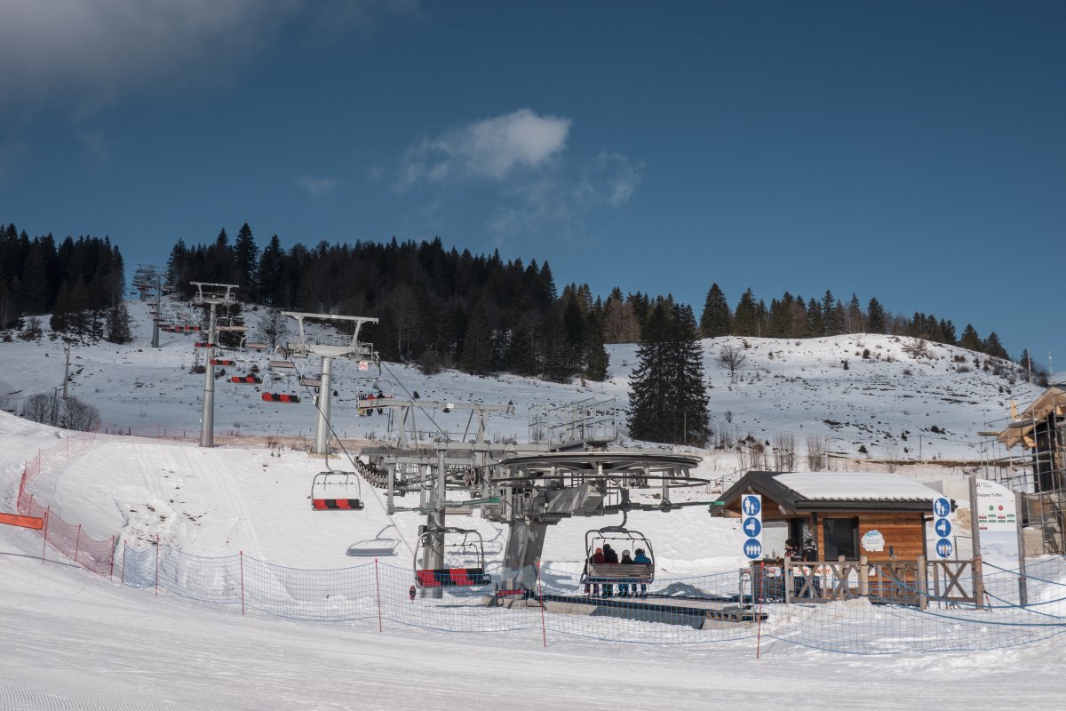 Talstation der Sesselbahn Les Dappes-Les Tuffes, Februar 2023
