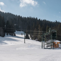 Talstation des Schlepplifts Les Léseneys, Februar 2023