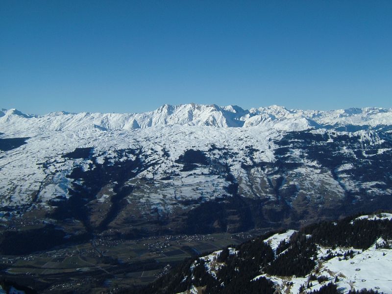 Blick vom Piz Scalottas nach Westen mit dem Heinzenberg im Vordergrund, Dezember 2007