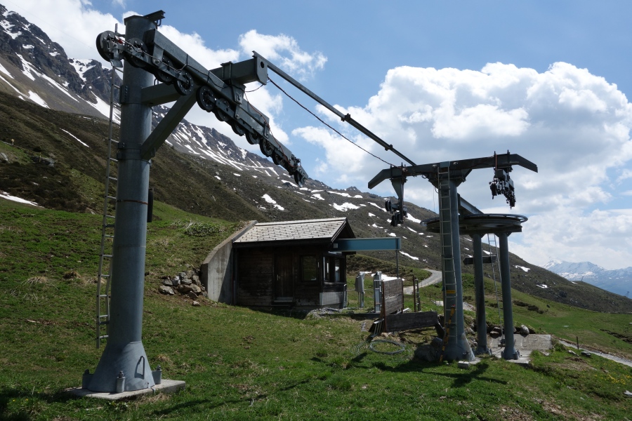 Talstation des Schlepplifts Weisshorn 2, Juni 2013