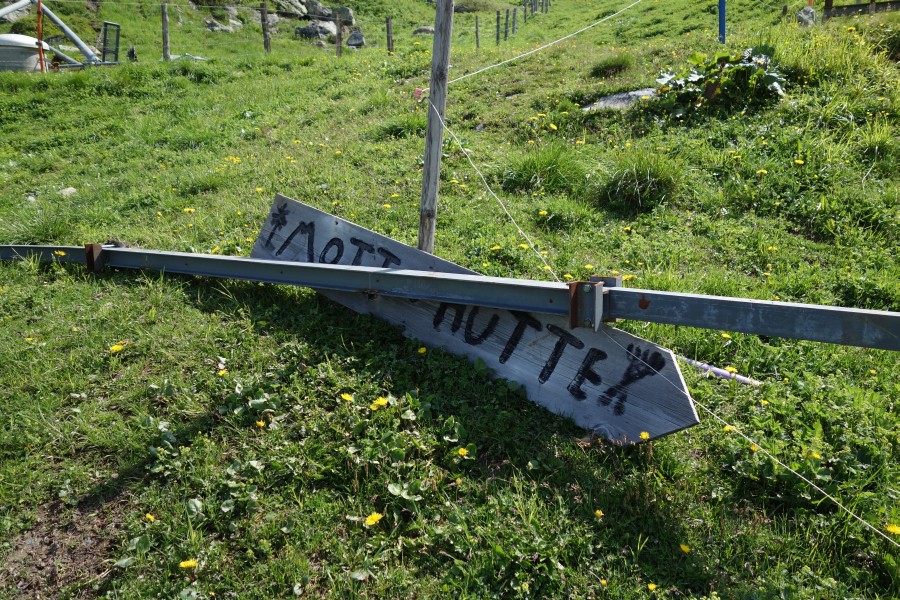 Auch dieses Schild hat nun keine Funktion mehr, Juli 2013