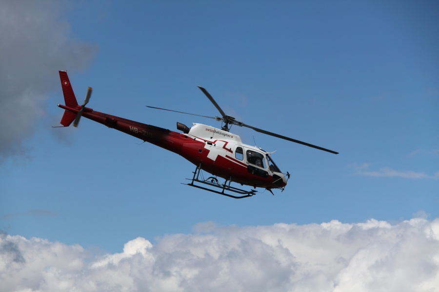 Helikopter für Materialtransporte zum Urdenfürggli, August 2013