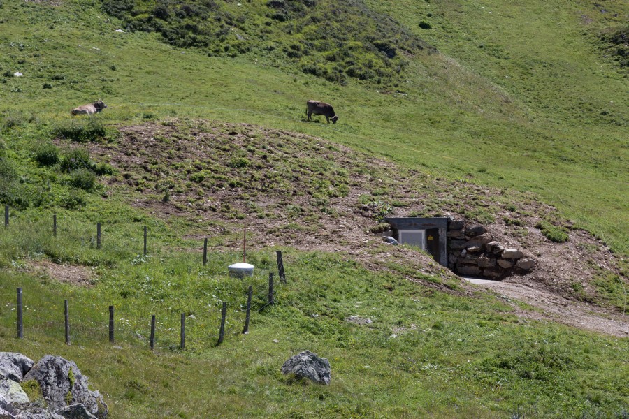 Auch an der ehemaligen Talstation erinnert nichts mehr an den Schlepplift Weisshorn 2, der hier 41 Jahre lang seine Runden drehte, August 2014