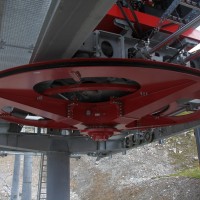 Talstation der Sesselbahn Motta-Urdenfürggli, wo sich sowohl Antrieb als auch hydraulische Abspannung befindet, August 2013