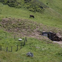 Auch an der ehemaligen Talstation erinnert nichts mehr an den Schlepplift Weisshorn 2, der hier 41 Jahre lang seine Runden drehte, August 2014