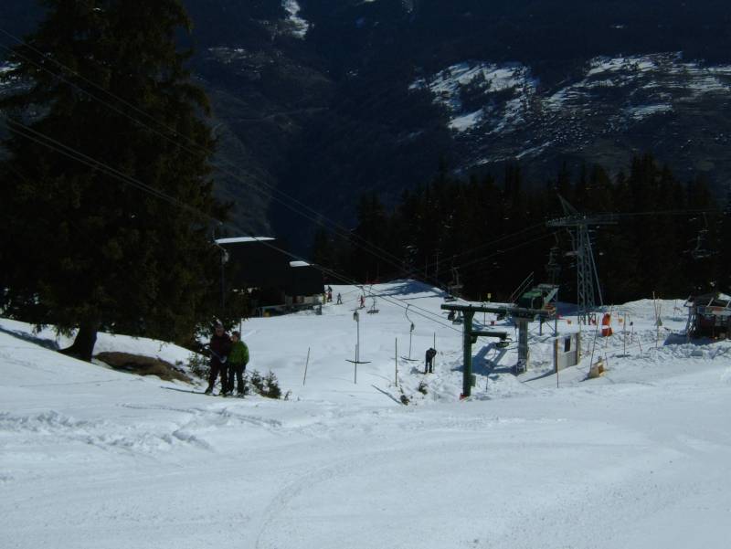 Talstation des Schlepplifts La Muraz, April 2006
