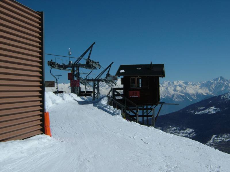 Bergstation der Sesselbahn Les Collons-L'Etherolla, April 2006