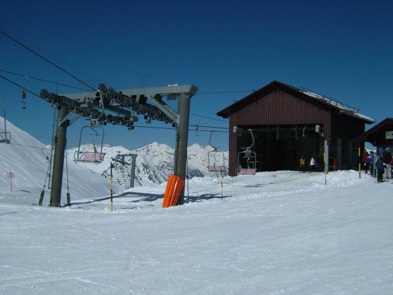 Talstation der Sesselbahn Greppon Blanc 3, April 2006