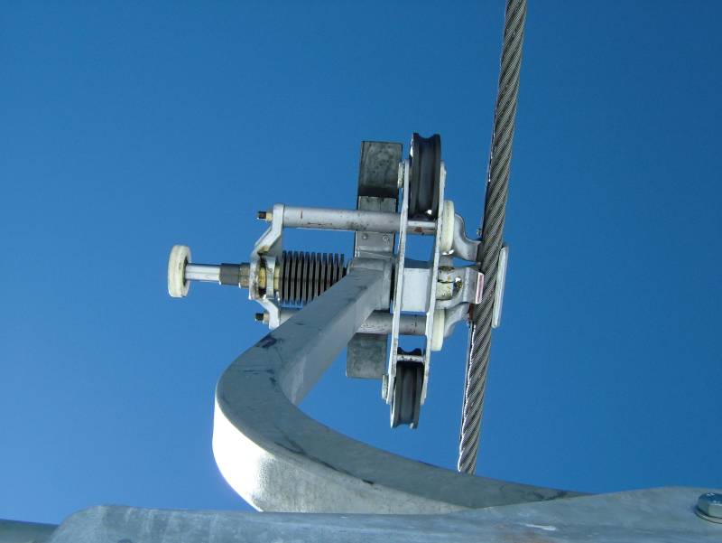 Klemme der Sesselbahn Siviez-Tortin, April 2006