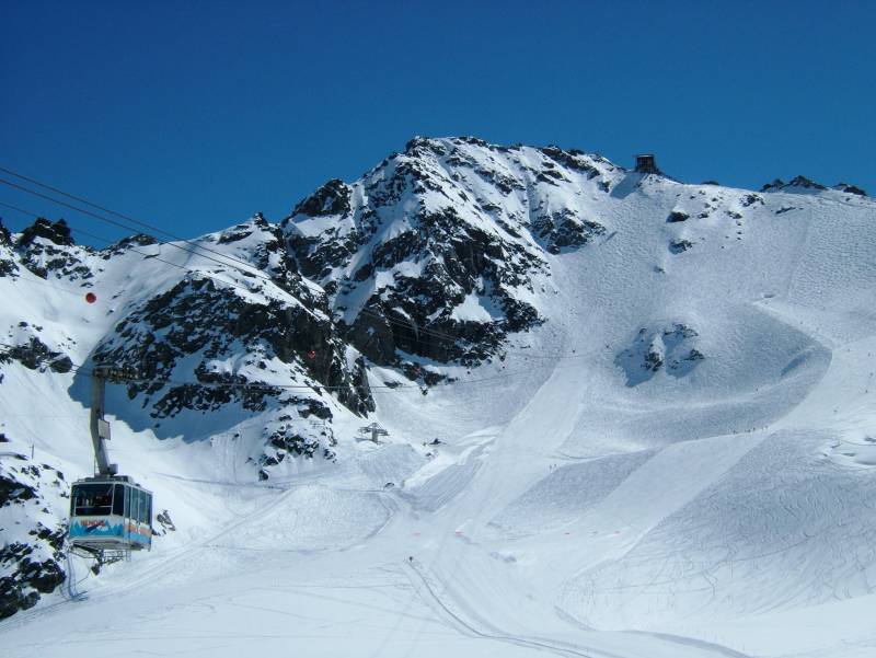 Luftseilbahn Col des Gentianes-Mont Fort, April 2006