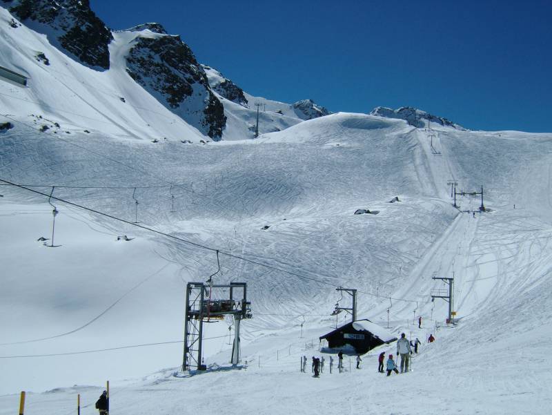 Schlepplifte Glacier des Gentianes, April 2006