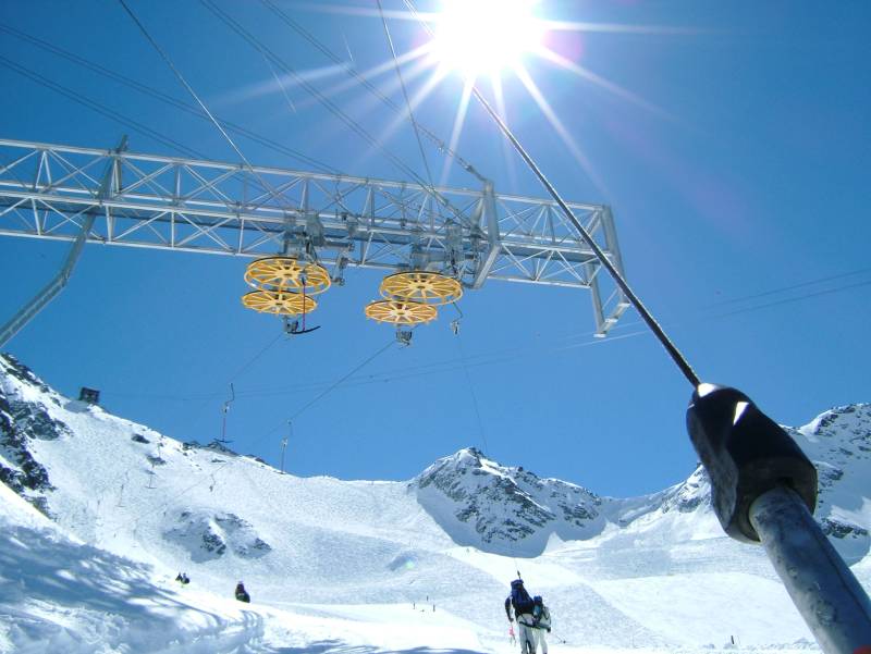 Schlepplifte Glacier des Gentianes, April 2006