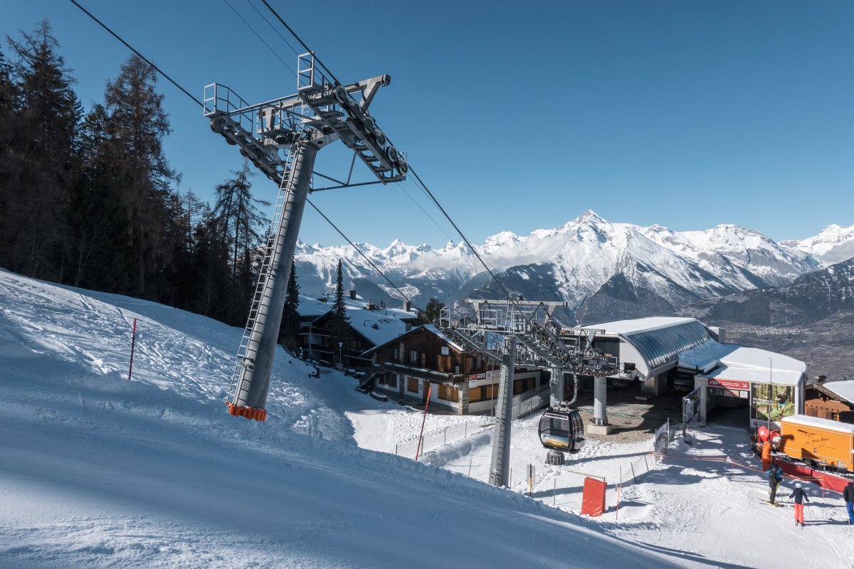 Talstation der Kabinenbahn Veysonnaz-Thyon, Februar 2023