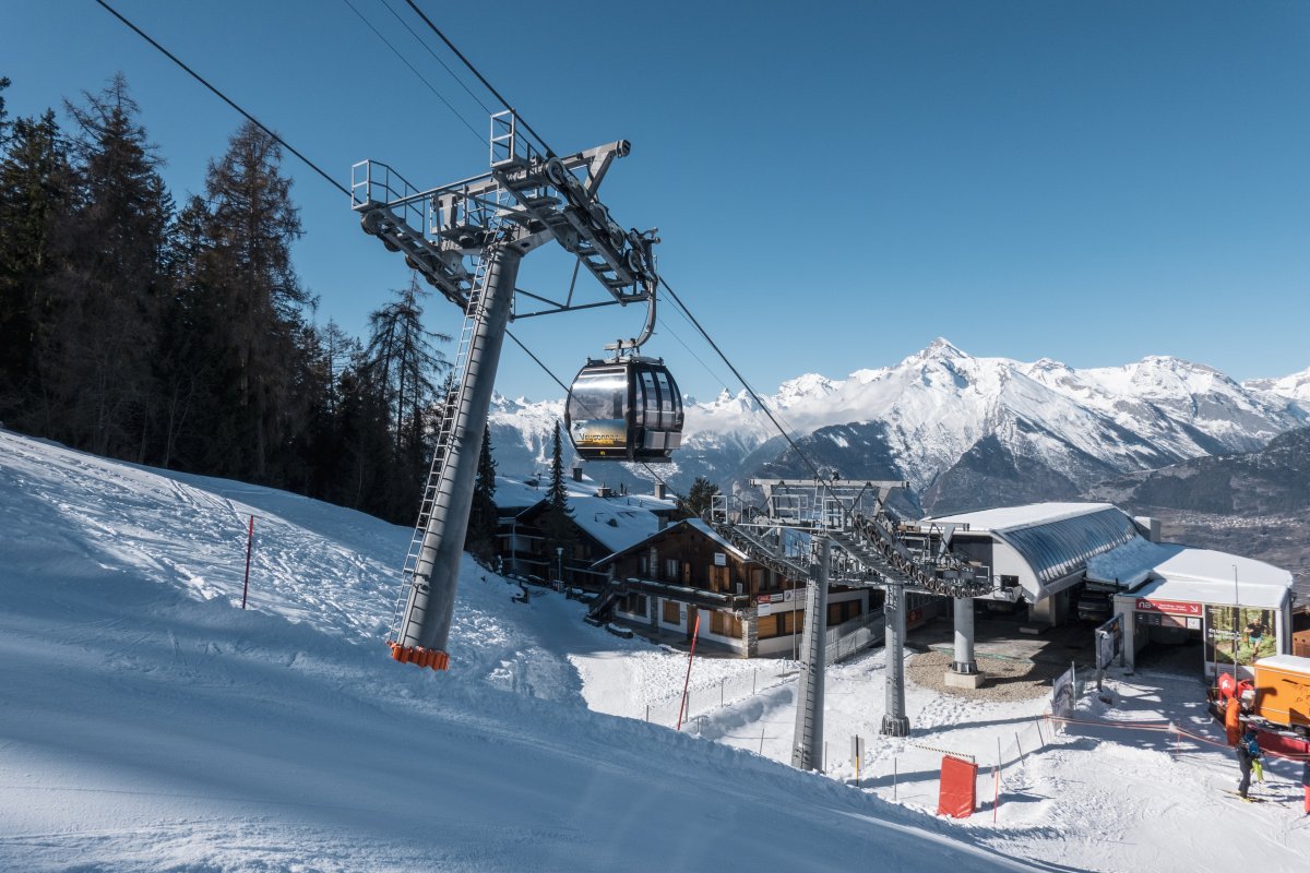 Talstation der Kabinenbahn Veysonnaz-Thyon, Februar 2023