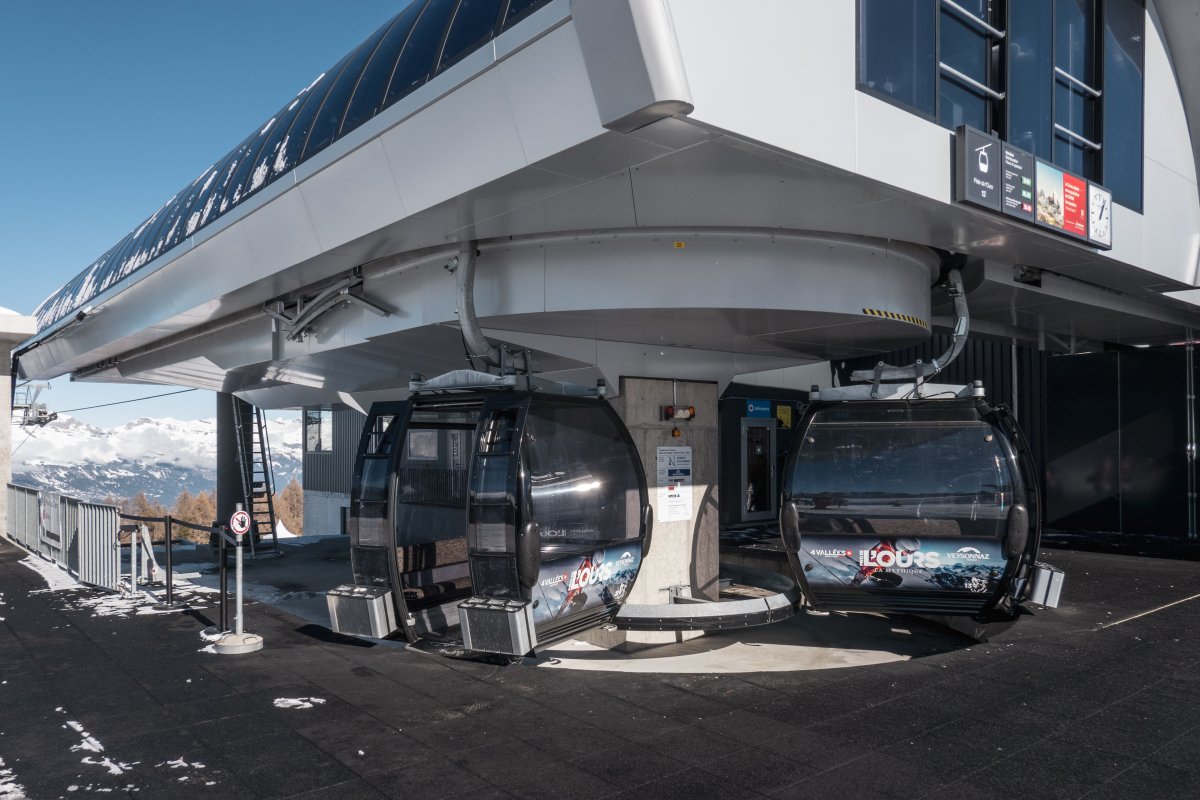 Bergstation der Kabinenbahn Mayens de l'Ours-Thyon, Februar 2023