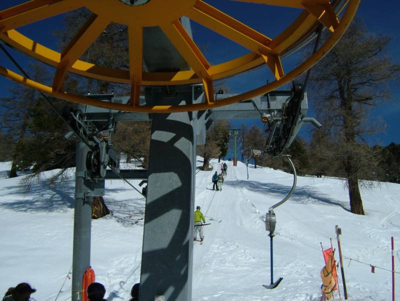 Talstation des Schlepplifts Les Drus, April 2006