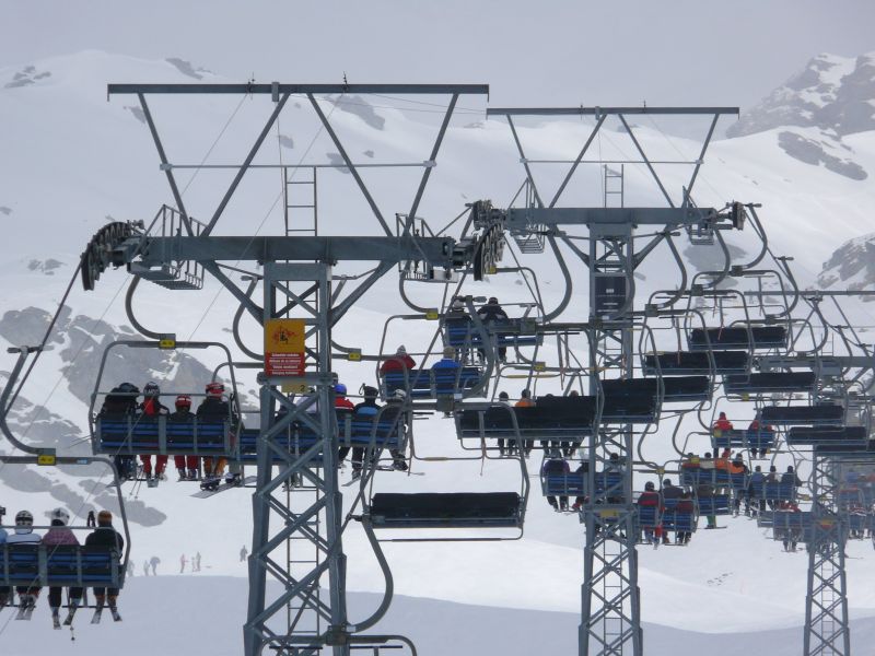 Sesselbahn La Chaux-Col Brunet, März 2008