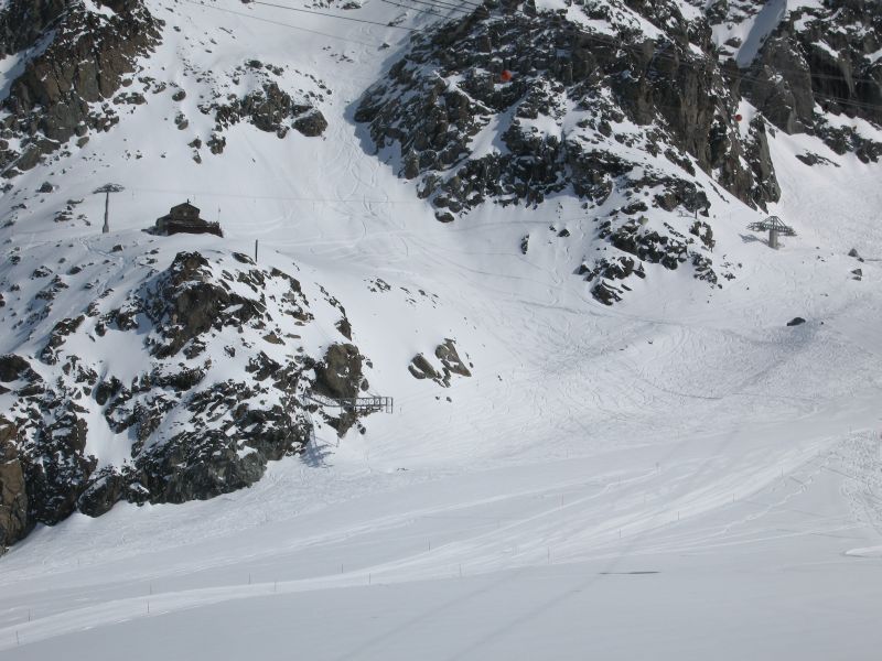 Stillgelegte Gletscherschlepplifte Glacier des Gentianes, März 2008