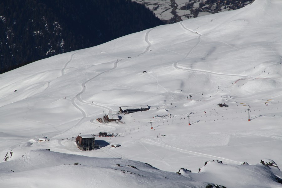 Zoom nach La Chaux mit Luftseilbahn, Sesselbahn und Télémix, Februar 2012