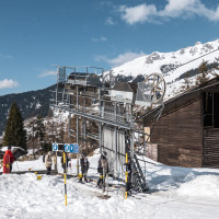 Talstation des Schlepplifts Le Rouge, März 2026