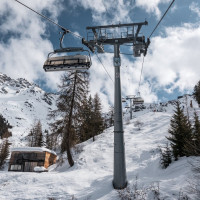 Sesselbahn Le Mayentzet-Combe à Médran, März 2026