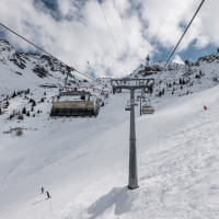 Sesselbahn Le Mayentzet-Combe à Médran, März 2026