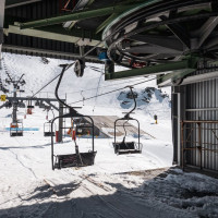 Talstation der Sesselbahn La Meina-Greppon Blanc, März 2026