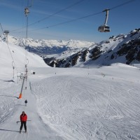 Schlepplift Col des Gentianes, daneben die Luftseilbahn Tortin-Col des Gentianes, Februar 2012