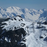 Zoom hinüber zum Col de Chassoure mit der Städeli-Sesselbahn Lac des Vaux-Col de Chassoure, Februar 2012