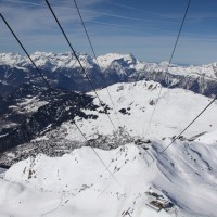 Blick vom Mont Gélé auf Attelas, dahinter Verbier und im Talboden Sembrancher, Februar 2012