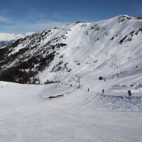 Schöne, aber kurze Piste am Schlepplift La Tsa, welcher die Verbindung in die Gegenrichtung sicherstellt, Februar 2012