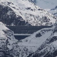 Blick zum Lac des Dix samt Kraftwerkspendelbahn von Küpfer, Februar 2012