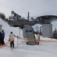 Talstation des Schlepplifts La Tsa. Die ursprüngliche Talstation wurde vor kurzer Zeit durch ein Garaventa-Exemplar ersetzt, Februar 2012