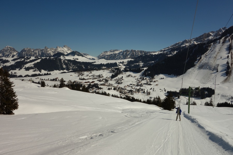 Schlepplift Parchets 1 mit Blick Richtung Col des Mosses, März 2014