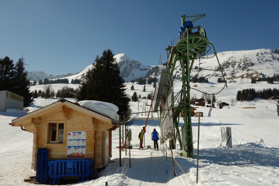 Talstation des Schlepplifts Crétex, März 2014