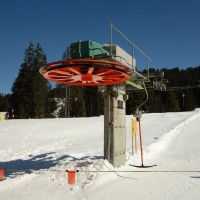 Talstation des Schlepplifts Pra Cornet, der die Verbindung zwischen Les Mosses und La Lécherette herstellt, März 2014