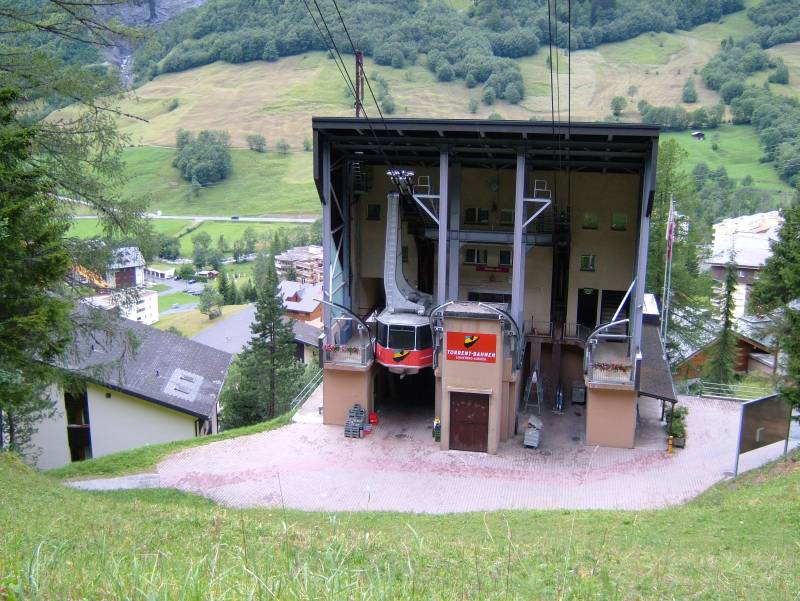Talstation der Luftseilbahn Leukerbad-Rinderhütte, Juli 2005