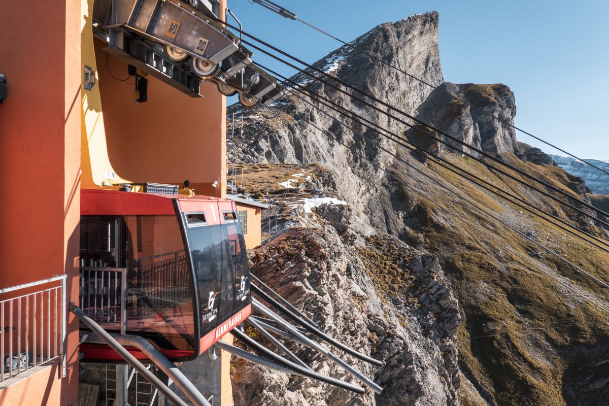 Kabine in der Bergstation am Gemmipass