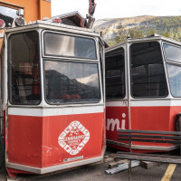 Kabinen der früheren Luftseilbahn Leukerbad-Gemmipass, Oktober 2021