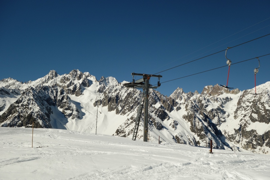 Bergstation des Schlepplifts Chaux de Bavon, März 2014