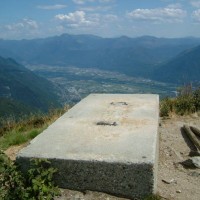 Fundamente des ehemaligen Schlepplifts Alpe di Cardada, August 2006
