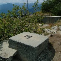 Fundamente des ehemaligen Schlepplifts Alpe di Cardada, August 2006