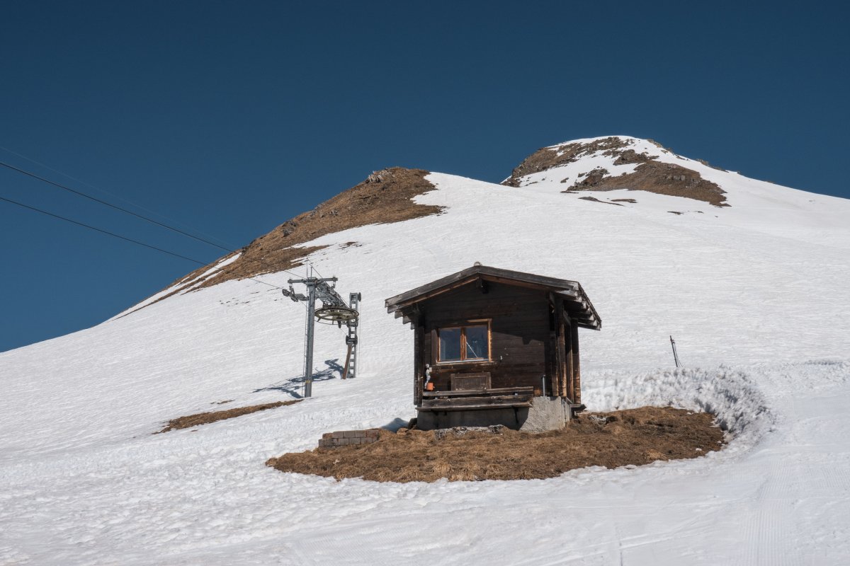 Bergstation des Schlepplifts Glatteggen, März 2022