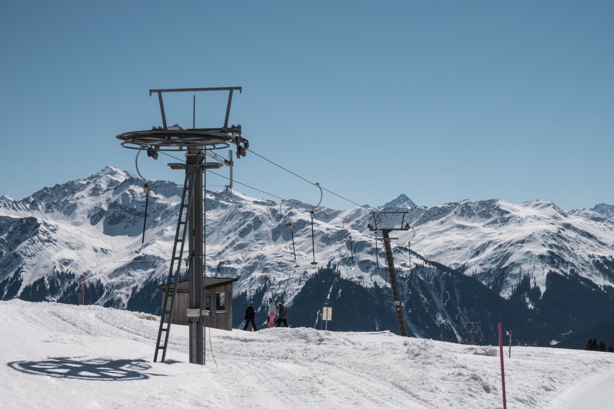 Bergstation des Schlepplifts Heid, März 2022