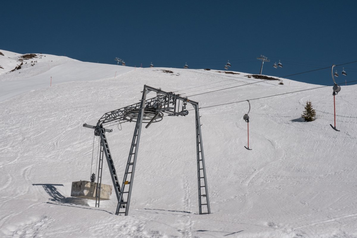 Bergstation des Schlepplifts Albeina 2, März 2022