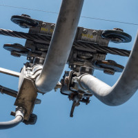 Klemme der Kabinenbahn Les Marécottes-La Creusaz, März 2024