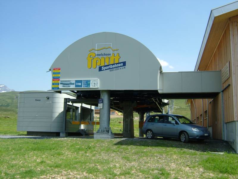 Talstation der im Vorjahr von Garaventa gebauten Sesselbahn Distelboden-Erzegg, Juli 2005