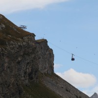 Luftseilbahn Distelboden-Bonistock von Habegger, endlich mit einem dezenten, schönen Farbton der Kabine, September 2012