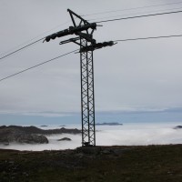 Schlepplift Bonistock, ein interessantes Exemplar der Firma Habegger. Ursprünglich ein Prototyp mit inmittierter Seilführung und vielen Kurven wurde er nach einigen Jahren in einen normalen Schlepplift umgebaut, September 2012