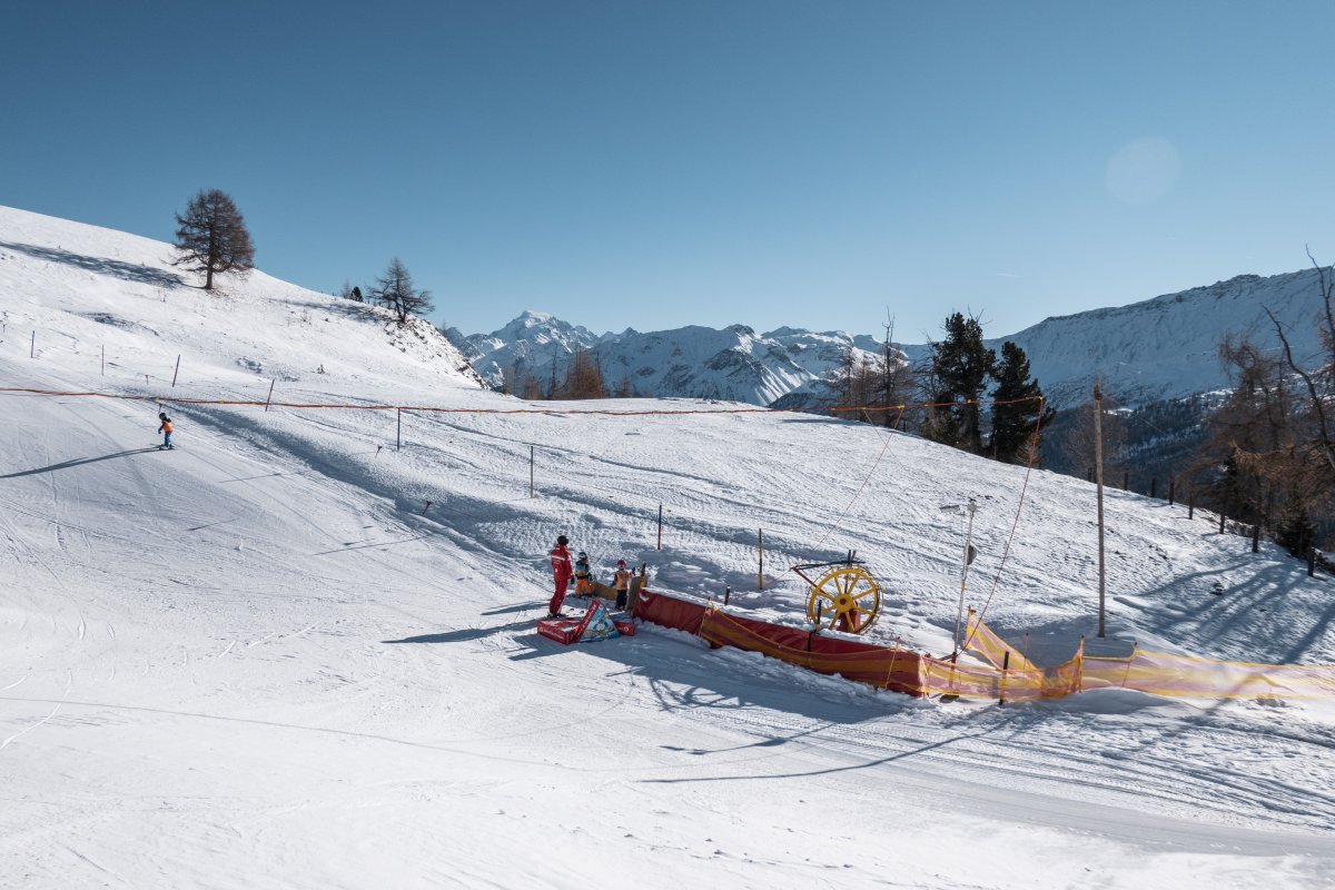 Ponylift auf der Alp da Munt im Skigebiet Minschuns, Januar 2022